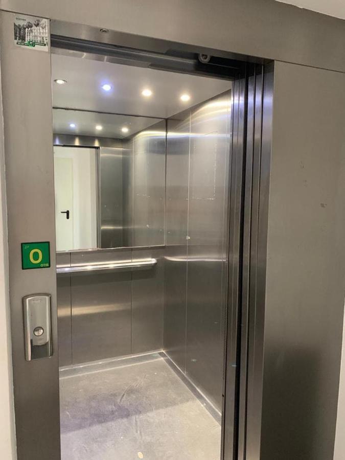 -Malagasunapts- Modern Citycentre Pool&Parking 외부 사진